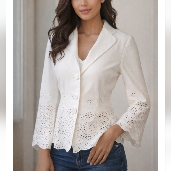 Ann Taylor Jackets & Blazers - Ann Taylor White Eyelet Floral Cutout Blazer Jacket | Size 6 | Spring Chic